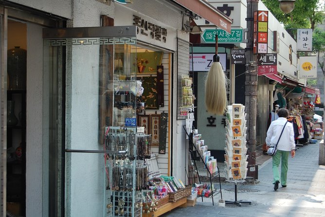 Full-Day Palace Tour in Seoul - Jogyesa Temple brings Seoul’s spiritual life into view