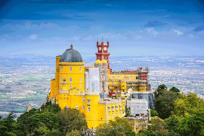 Full-Day Private Sintra Tour with Wine Tasting and Pena Palace - Sintra old town and the National Palace