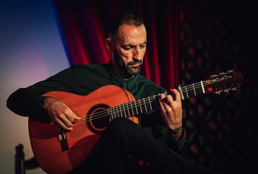 Granada: 1-Hour Traditional Flamenco Show at Palacio - Who will enjoy this most?