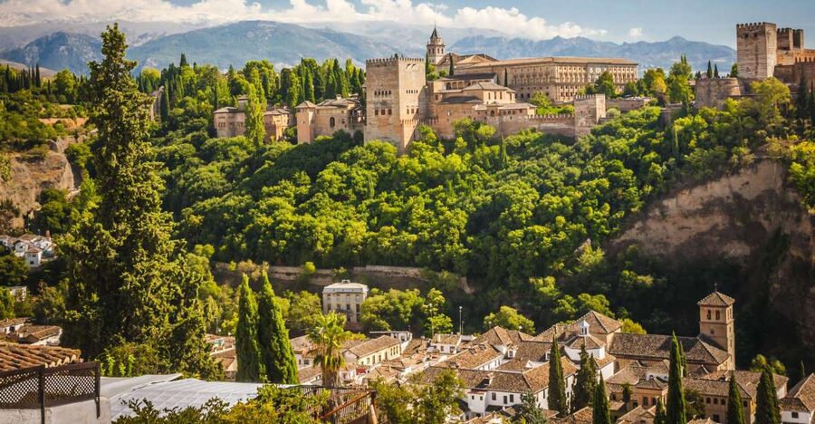 Granada: Alhambra and Charles V Palace Tour - Key points to know before booking