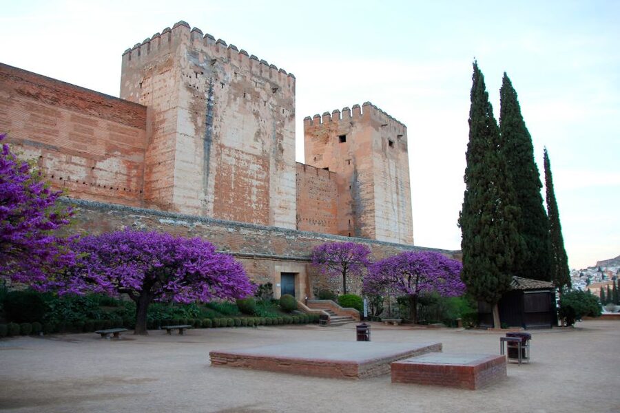 Granada: Alhambra and Charles V Palace Tour - Starting at the Gate of Justice