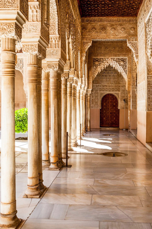 Granada: Alhambra and Nasrid Palaces Entry Ticket - What This Alhambra Ticket Actually Includes
