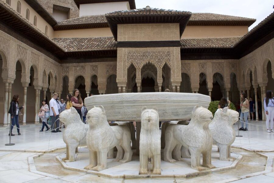 Granada: Alhambra Guided Tour with Nasrid Palaces - Palace of Charles V: a striking change of style