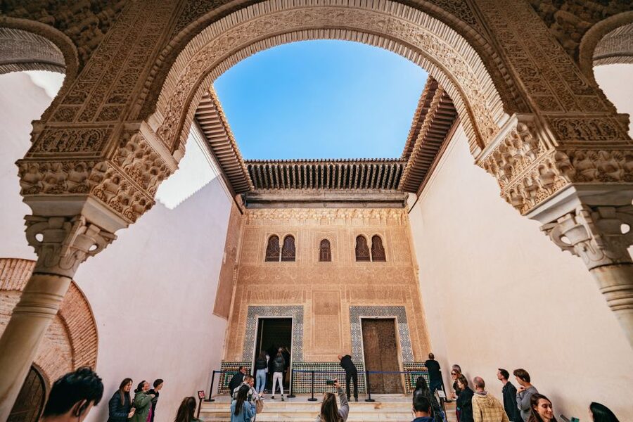 Granada: Alhambra Guided Tour with Nasrid Palaces & Gardens - Should you book the Alhambra guided tour?