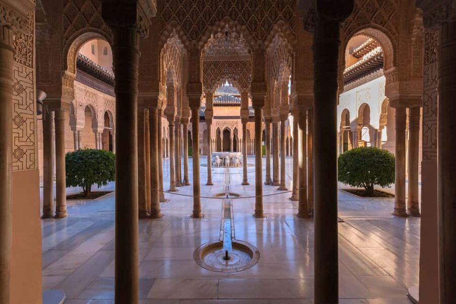 Granada: Alhambra, Nasrid Palaces & Gardens guided Tour - Nasrid Palaces: Tile, Stucco, and Royal Ceremony