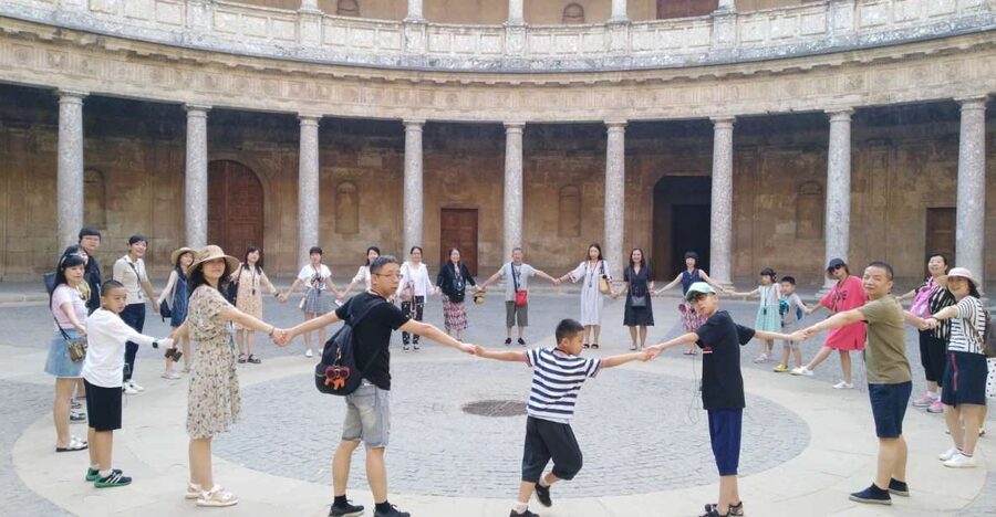 Granada: Alhambra, Nasrid Palaces, & Generalife Guided Tour - Key points to know before booking