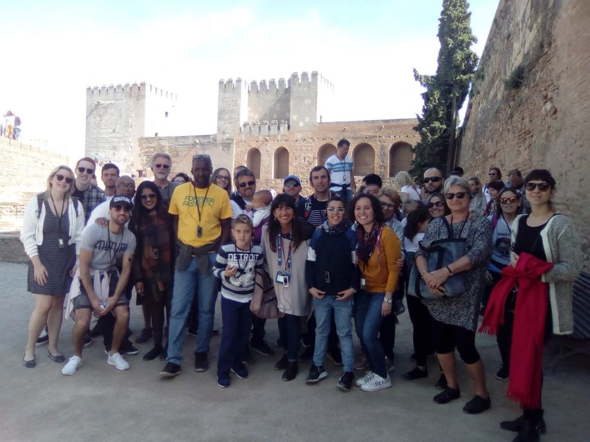 Granada: Alhambra, Nasrid Palaces, & Generalife Guided Tour - What the guides add to the visit
