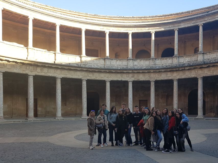 Granada: Alhambra, Nasrid Palaces, & Generalife Guided Tour - Group size, pace, and comfort
