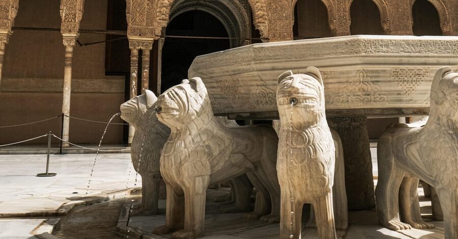Granada: Alhambra & Nasrid Palaces Small Group Guided Tour - Why the Alhambra needs a guide