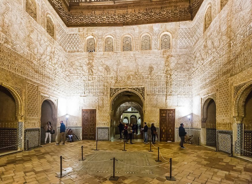 Granada: Alhambra & Nasrid Palaces Tour with Tickets - Is $64 good value?
