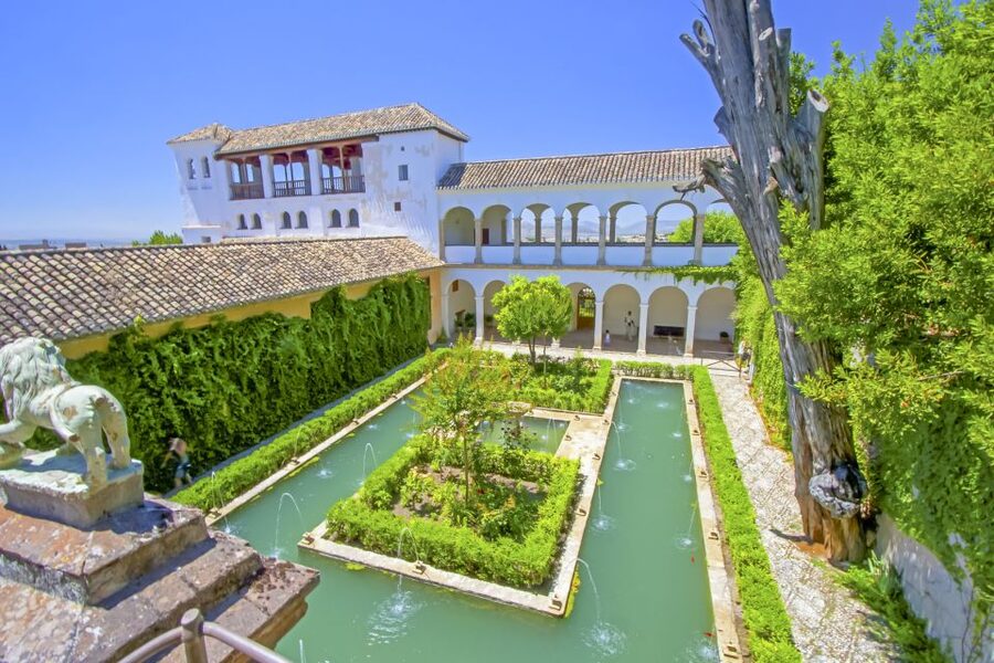 Granada: Alhambra Small Group Tour with Nasrid Palaces - Who should choose this Alhambra tour?