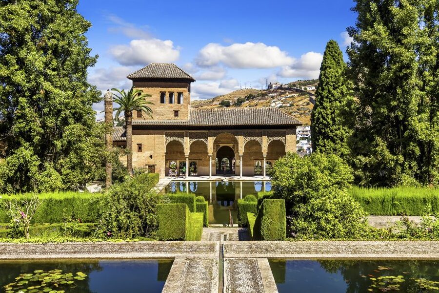 Granada: Alhambra Small Group Tour with Nasrid Palaces - The Nasrid Palaces: the essential timed visit