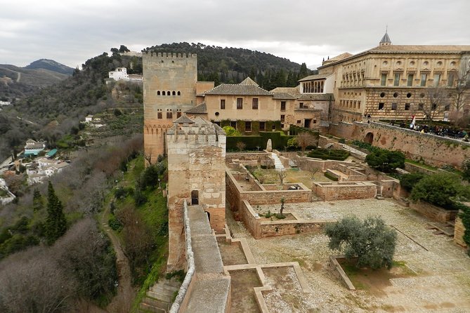 Granada Day Trip: Alhambra & Nazaries Palaces from Seville - The six-hour journey from Seville
