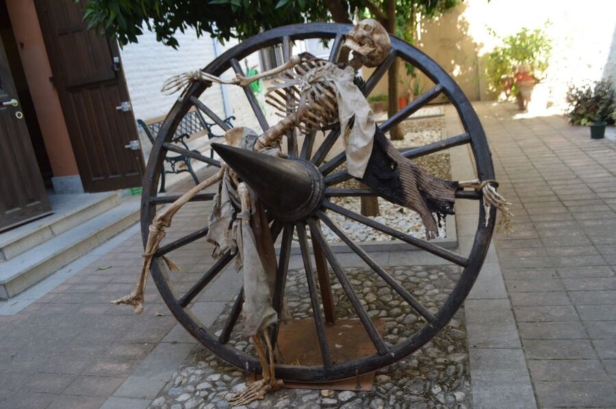 Granada: Palacio de los Olvidados and Torture Exhibition - What the ticket includes, and what it does not