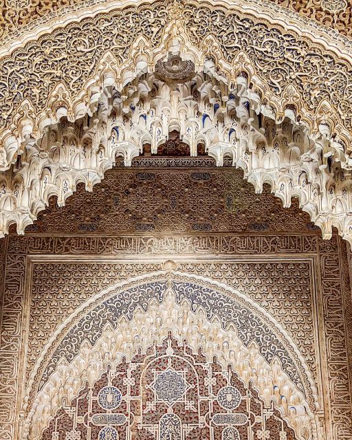 Granada: Private Full Alhambra Tour with Nasrid Palaces - Calle Real and the Medina: the Alhambra beyond the royals