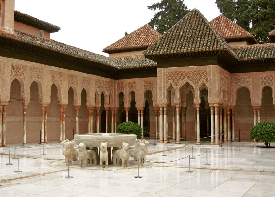 Granada: Tour of Alhambra, Generalife, and Nasrid Palaces - The Nasrid Palaces: the tour’s main event