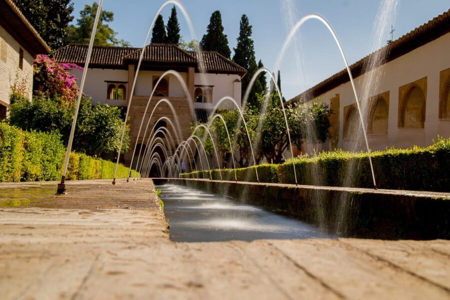 Granada: Tour of Alhambra, Generalife, and Nasrid Palaces - What the three-hour schedule feels like