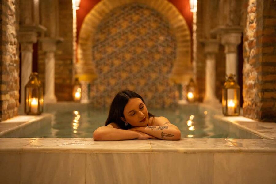 Granada: Traditional Bath in the Nasrid Palace Hammam - A peaceful pause near Granada Cathedral