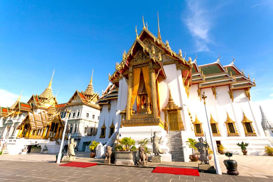 Grand Palace, Damnoen Floating Market & Maeklong Market Tour - Who should book this day?