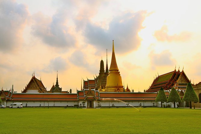 Grand Palace Glory and Emerald Buddha : Half-Day Tour in Bangkok - Why the Grand Palace still matters
