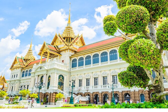 Grand Palace & Temples of Bangkok with experienced guide - The extra THB 1,000 changes the value calculation