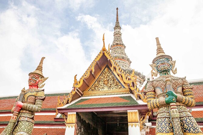 Grand Palace, Wat Phra Kaew, Wat Pho and Wat Arun Walking Tour From Bangkok - Wat Arun across the Chao Phraya River