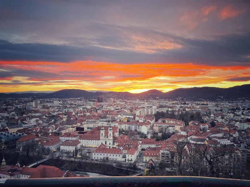 Graz: Funicular Ride & Schlossberg Picnic Experience - Riding up Schlossberg by funicular