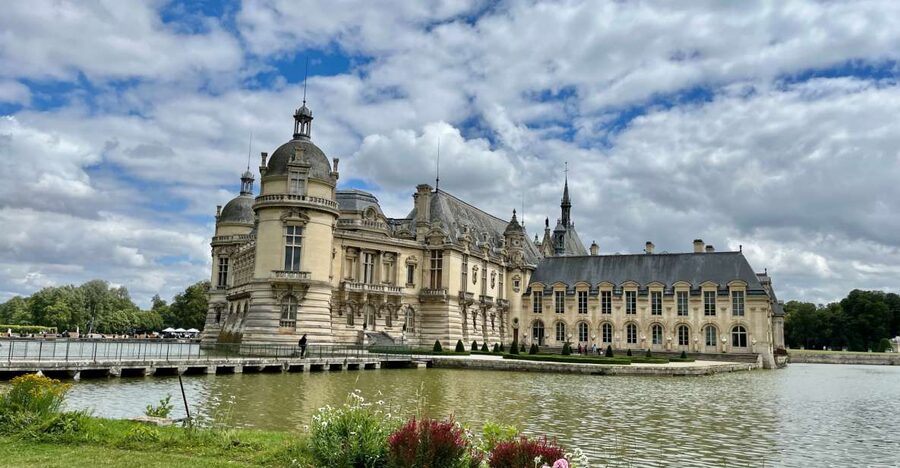 Great Stables of Prince de Conde & Palace Chantilly - Château de Chantilly: art, rooms, and noble ambition
