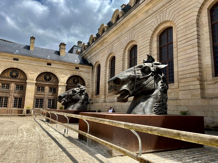 Great Stables of Prince de Conde & Palace Chantilly - Lunch with regional flavors