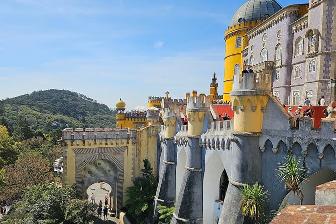Group Tour to Sintra, Pena, Regaleira, Cabo da Roca & Cascais - Cascais: lunch and free time by the water