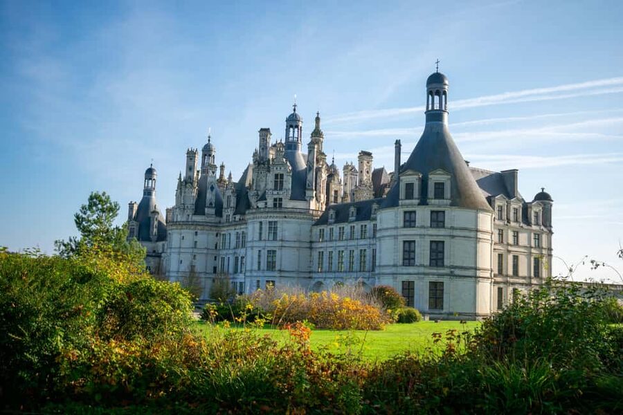 Guided tour of the Château de Chambord - Meeting your guide at the castle entrance