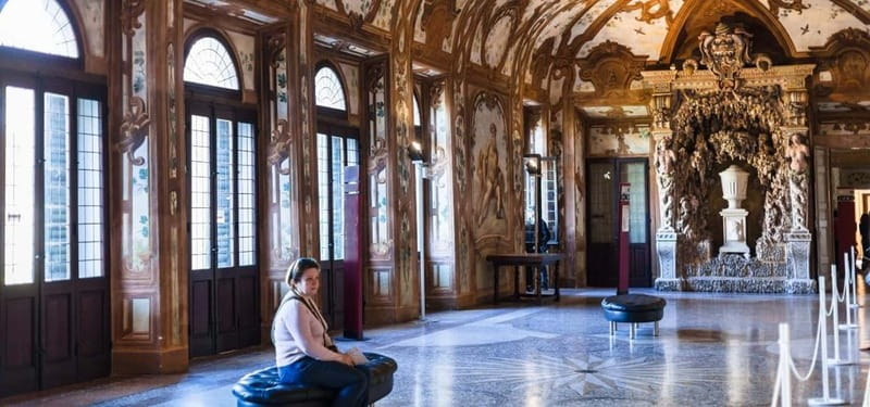 Guided visit to the Ducal Palace in Mantua - Meeting the guide in Piazza Sordello