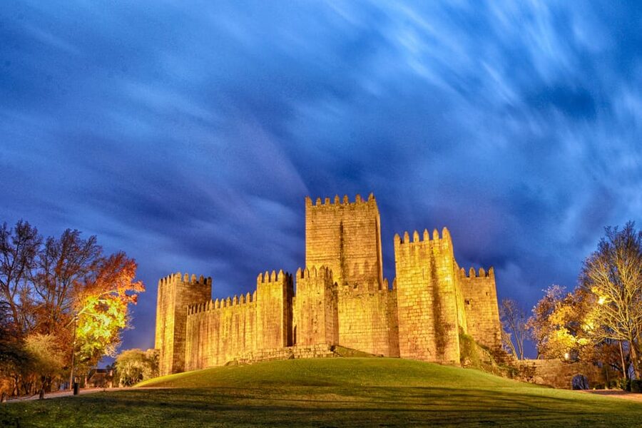 Guimaraes Local Tours ; Visit the Castle , Palace and City - Key points before you book