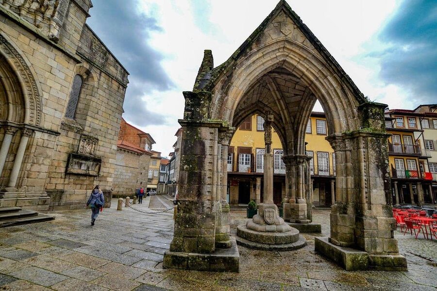 Guimaraes Local Tours ; Visit the Castle , Palace and City - Why Guimarães makes such a strong half-day visit