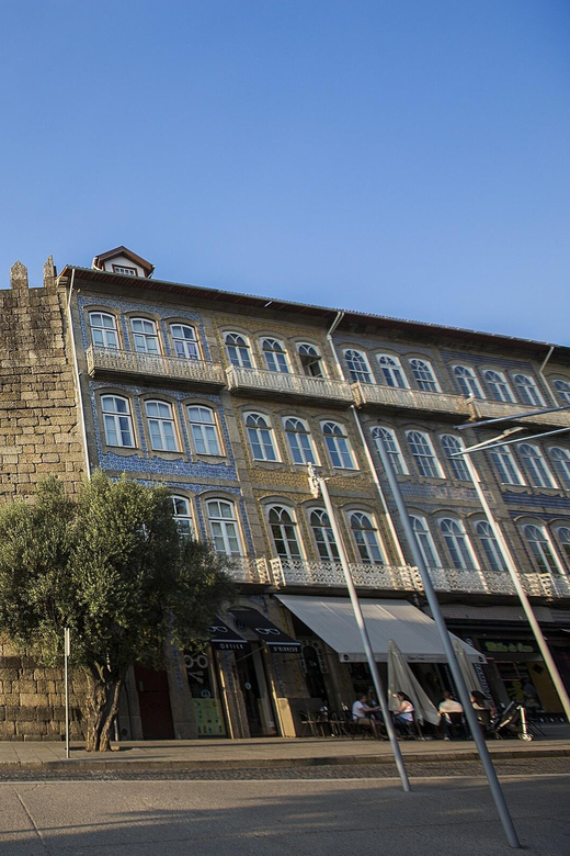 Guimaraes Local Tours ; Visit the Castle , Palace and City - What Leandro adds to the experience
