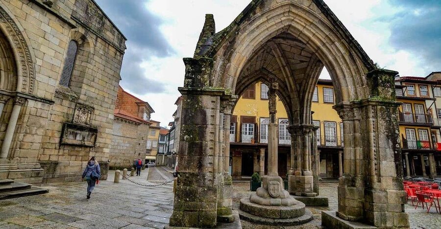 Guimaraes Local Tours ; Visit the Castle , Palace and City - Booking flexibility and practical details