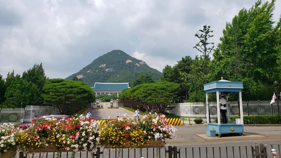 Gyeongbokgung Palace, Jogyesa Temple and Bukchon village - Gwanghwamun Square and the world of King Sejong