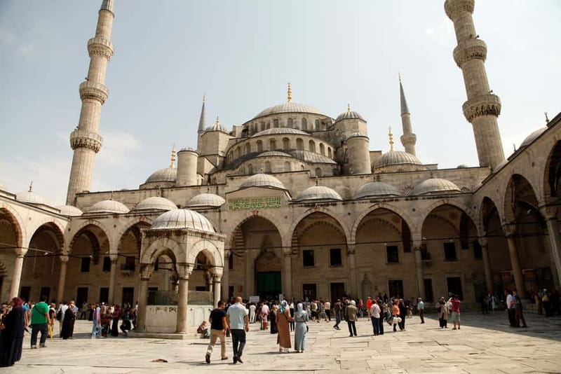 Hagia Sophia, Topkapı Palace, Blue Mosque Guided Small Group - Lunch is on your own in Sultanahmet