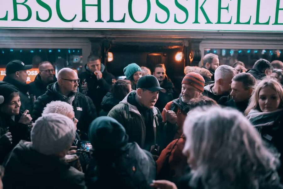 Hamburg: Reeperbahn tour with Daniel Schmidt from the Elbschlosskeller - Secret alleys and the working side of the Kiez
