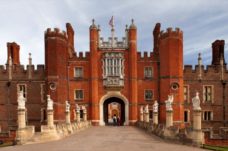 Hampton Court Palace and Windsor Castle Private Car Tour - What $337 per person buys you