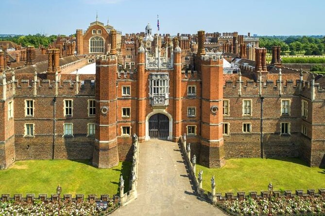 Hampton Court Palace Half-Day Trip from London with Tickets - Leaving London from the Victoria area