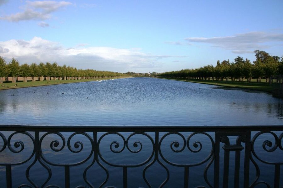 Hampton Court Palace Private tour With Fast Track Entry - Who should book this Hampton Court experience?