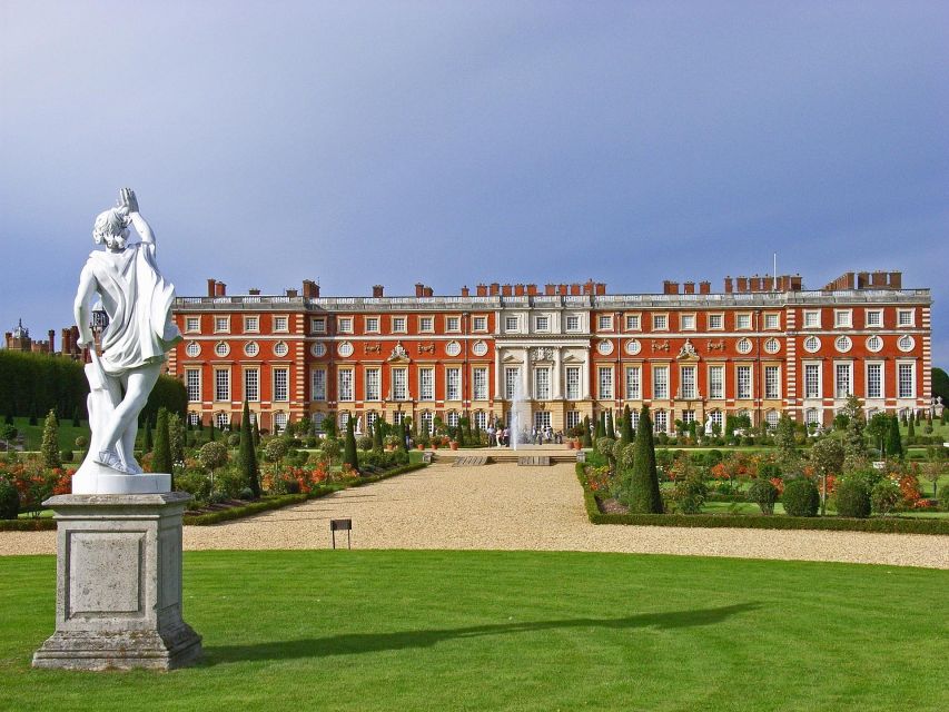 Hampton Court Palace Private tour With Fast Track Entry - Why Hampton Court Palace makes such a strong half-day outing