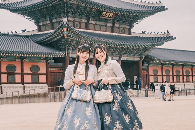 Hanbok Photoshoot and History Tour at Gyeongbokgung Palace - Why this Seoul experience works