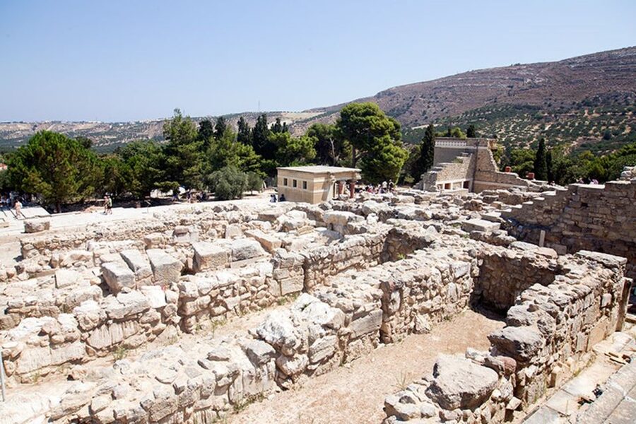 Heraklio:Knossos Palace-Museum-Heraklio ALL IN SKIP The line - Two hours inside the Archaeological Museum