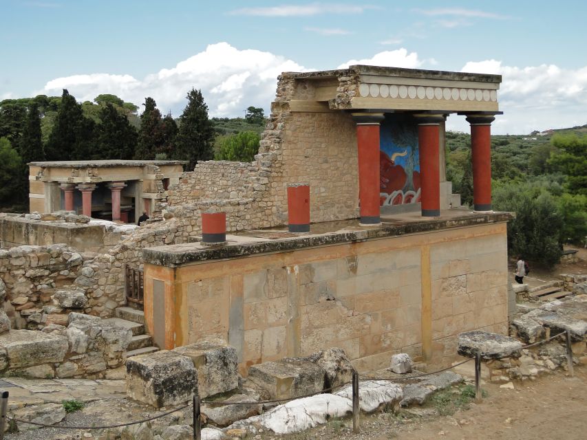 Heraklio:Knossos Palace-Museum-Heraklio ALL IN SKIP The line - Arriving at Knossos Palace around 9:45