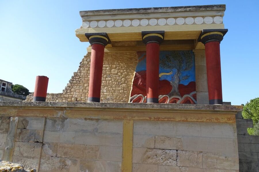 Heraklion: Knossos Palace, Zeus Cave & Oil Mill Private Tour - What the $108 price really covers
