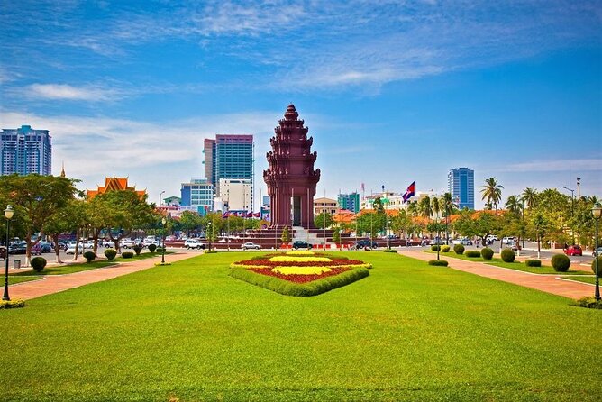 Hidden Phnom Penh City Tour, Royal Palace, Wat Phnom - The Royal Palace, seen from outside