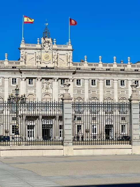 Historic Madrid on foot: From the Palace to Sol - Key points at a glance