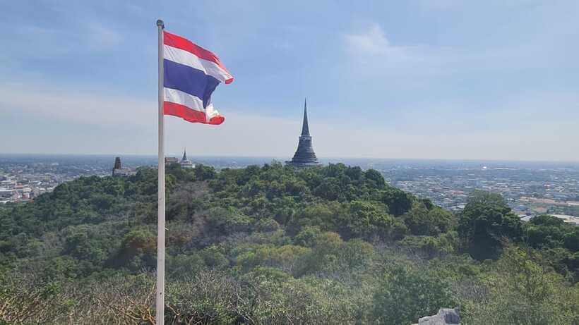 HUA HIN : Phetchaburi & Summer Palace ( Private Tour ) - Mahathat Temple and Phetchaburi’s Older Past